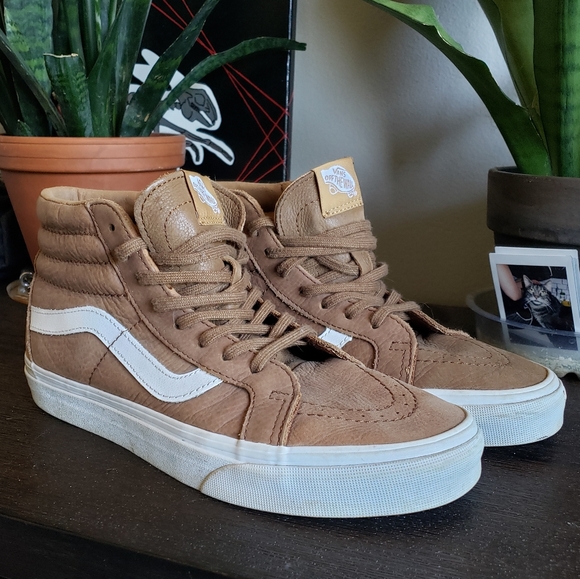 Vans Shoes - Basically New Tan Vans Hi-Top Mens size 7